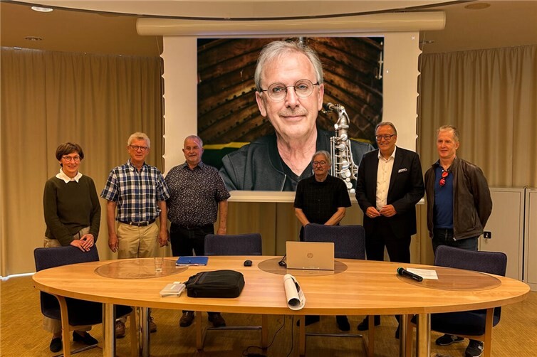Die Rheintor-Gruppe zusammen mit Richard Wester und Stadtbürgermeister Helmut Muthers.