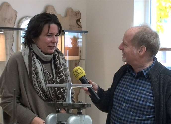 Die Rhenser Goldschmiedin Jessica Just im Interview. privat