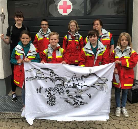 Die Rhenser Jugendrotkreuzler waren von der Aktion, die coronaconform stattgefunden hat, begeistert. Foto: DRK Rhens