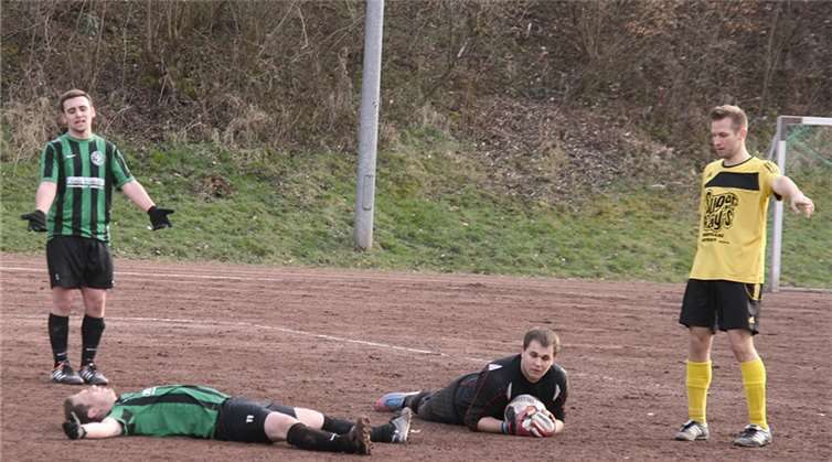 Die Richtung vorgegeben hatte der TSV Lay bei der Partie gegen die SpVgg Bendorf. Am Ende siegten die Gelb/Schwarzen verdient mit 4:1.TH