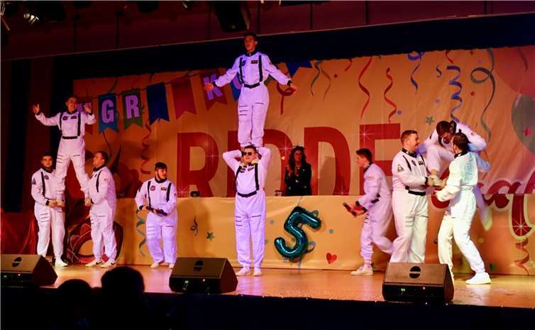 Die Riedener Männertanzgruppe „Elastics“.