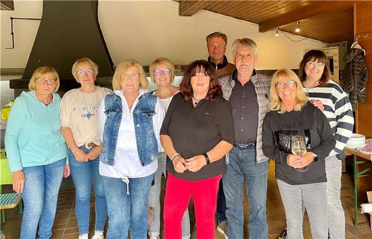 Die Riedener Möhnen hatten zu einem Grillabend eingeladen.  Foto: privat