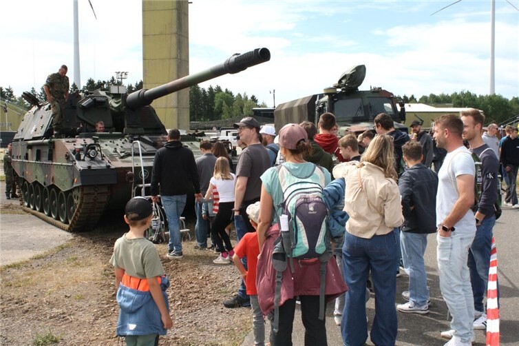 Die Riege der Panzer, wie Leopard 2, Puma und Marder standen überdies im Fokus der Veranstaltungsbesucher.