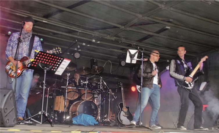 Die Rockband „Gate 5“ gab ein Konzert zugunsten des Kinderheims Dr. Dawo. STEIN