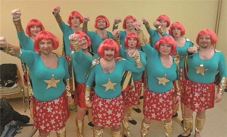 Die „Röder-Bröder“ feierten in der Karnevalssession 2014/2015 ihre erfolgreiche Bühnen-Premiere.privat