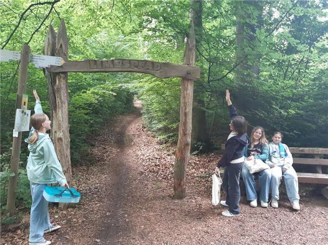 Die Römer-AG der Marienschule machte sich auf eine erlebnisreiche Wanderung. Foto: privat