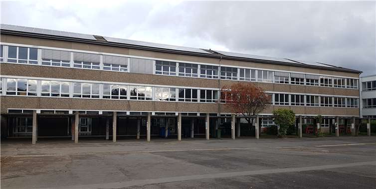 Die Römerwallschule in Rheinbrohl ist eine der kreiseigenen Schulen, die vom DigitalPakt Schule profitieren sollen.Foto:D.Stuntz