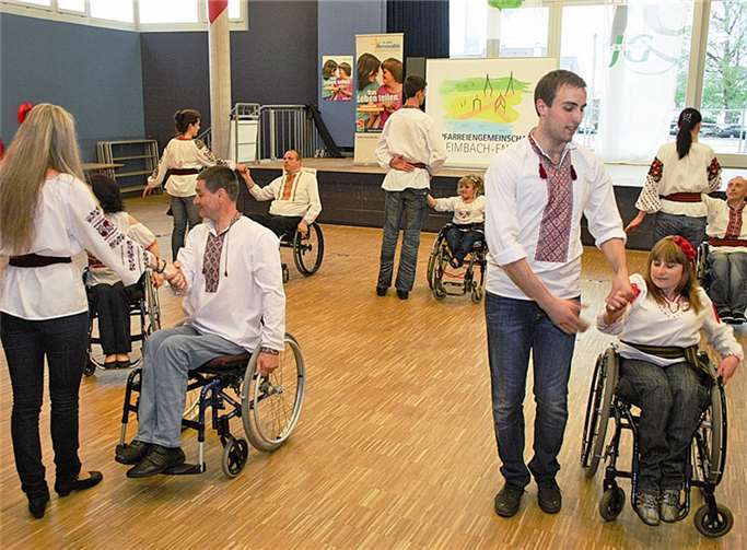 Die Rollstuhltanzgruppe „Romantiker“ aus der Ukraine beeindruckte mit einem tollen Showprogramm. privat