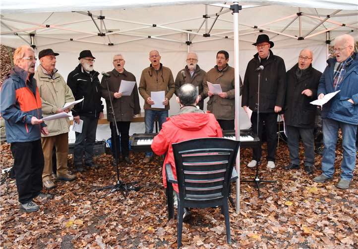 Die Romeos begeisterten mit ihren Darbietungen die Weihnachtsmarktbesucher.