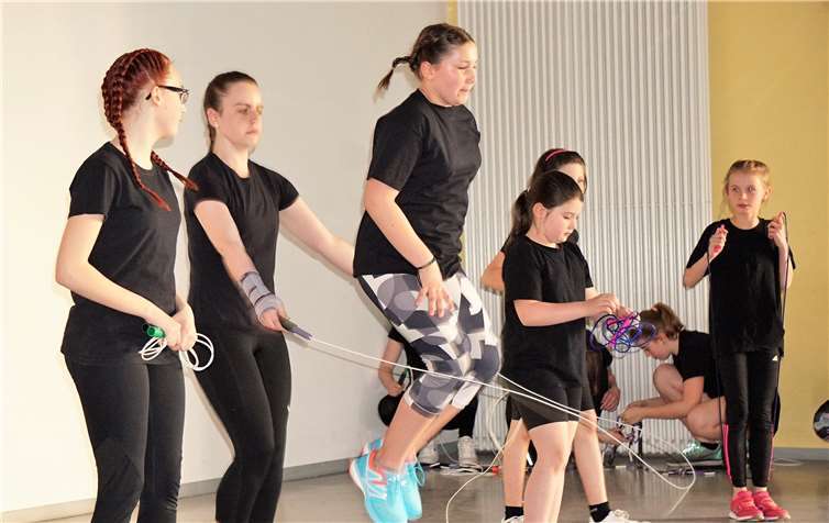 Die Rope-Skipping-Abteilung der TSG Irlichumrahmte die Sportlerehrung mit gelungenen Darbietungen.