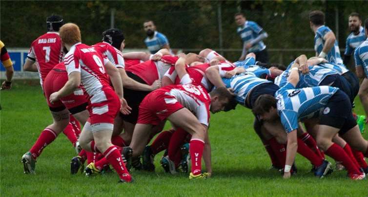 Die Rugbymannschaft in Aktion. Fotos: privat