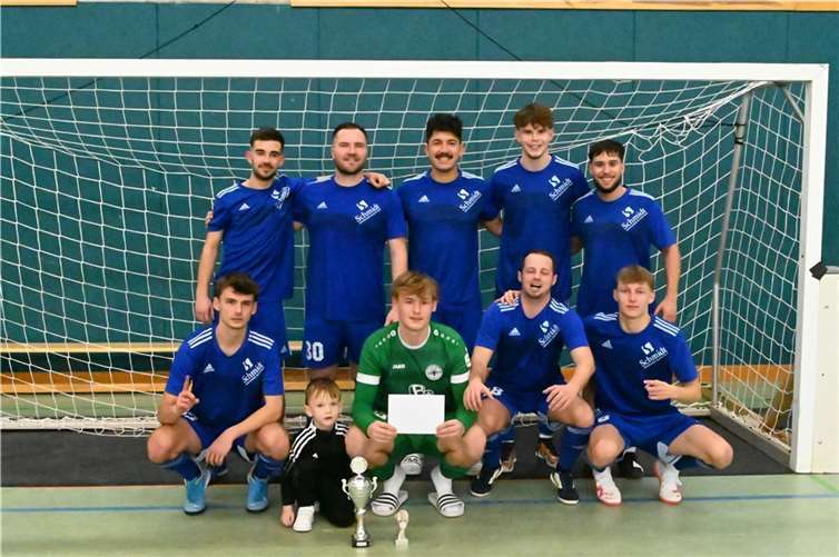 Die SG 99 Andernach durfte die 500 Euro Siegprämie mit nach Hause nehmen.  Fotos: SK