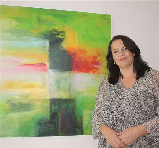 Die SHD-Mitarbeiterin Frauke Nees präsentiert ihre Kunst für den guten Zweck bis zum 27. September im SHD-Büropark.privat
