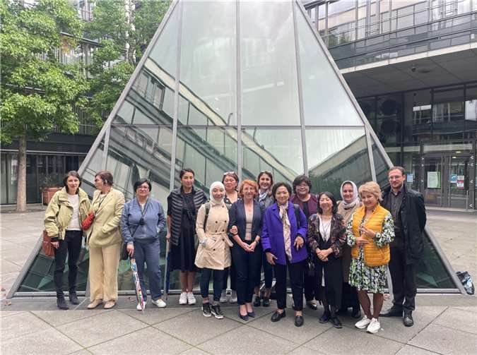 Die SPD-Landtagsabgeordnete Susanne Müller begrüßte in der letzten Woche eine Delegation der Friedrich-Ebert-Stiftung (Regionalbüro Rheinland-Pfalz/Saarland) aus Kirgisistan und Usbekistan. Foto: privat