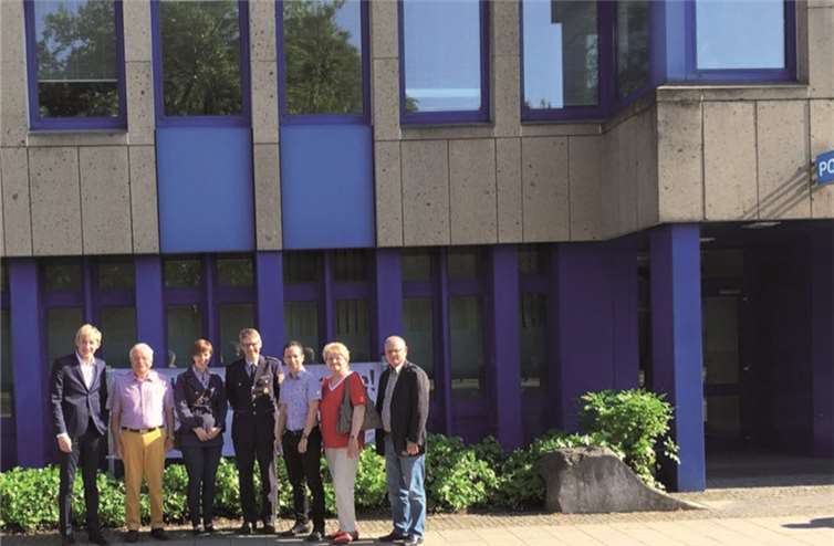 Die SPD-Mitglieder verschafften sich einen Überblick über die gegenwärtige Situation der PI. privat