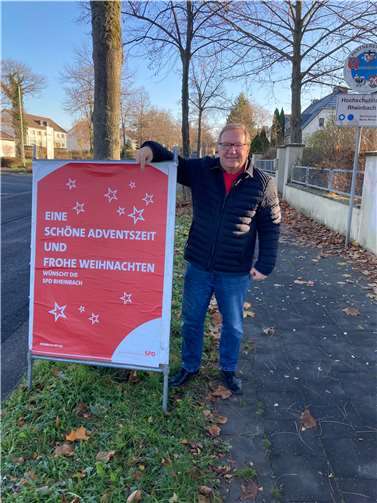 Die SPD Rheinbach verzichtet auf Weihnachtspost an alle Haushalte und spendet die eingesparten Papier- und Druckkosten von 600 Euro an den Sozialfonds der SPD-Rheinbach. Foto: privat