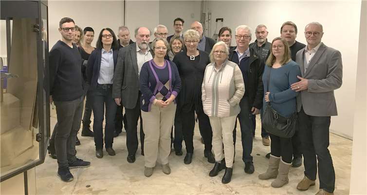 Die SPD-Stadtratsfraktion informiert sich im Stadtarchiv Koblenz.privat