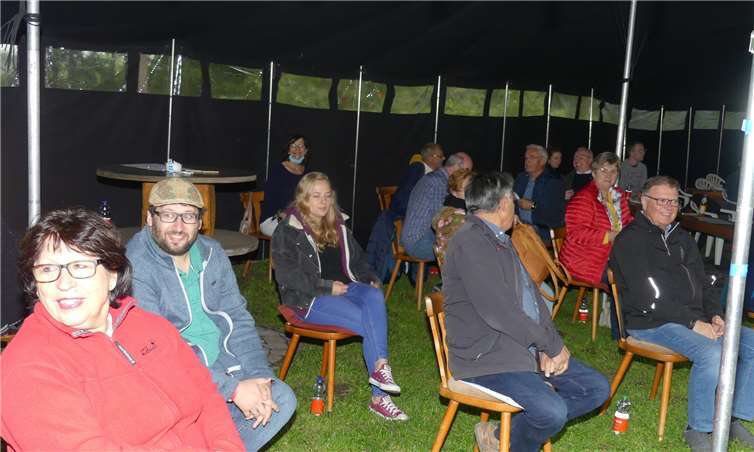 Die SPD-Wahlkreiskonferenz fand als Open-Air-Veranstaltung an der Laubacher Waldhütte statt.