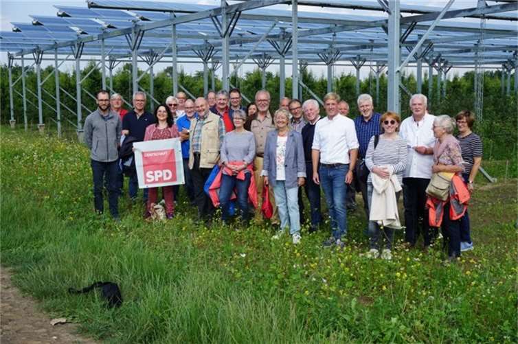 Die SPD besuhcte den Obsthof Nachtwey. Foto: privat