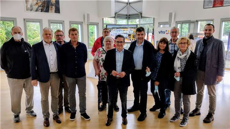 Die SPD der VG Weißenthurm informierte sich beim Tag der offenen Tür in der VG Weißenthurm.Foto: SPD