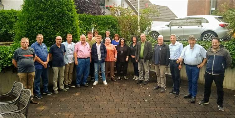 Die SPD versammelte sich im Hof des Kaltenengerser Hotels Larus. Foto: privat