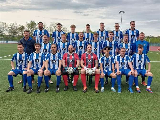 Die SV-Senioren mit ihrer neuen Ausrüstung kurz vor dem Saisonfinale 2024/25.  Foto: privat