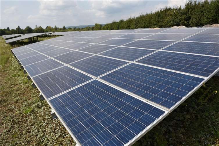 Die SWN suchen weitere Flächen für den Ausbau der Photovoltaik. Die Areale müssen nicht so groß sein wie im Solarpark Block. Besitzer von Flächen ab einem Hektar können sich aber in der Hafenstraße melden.  Foto: SWN