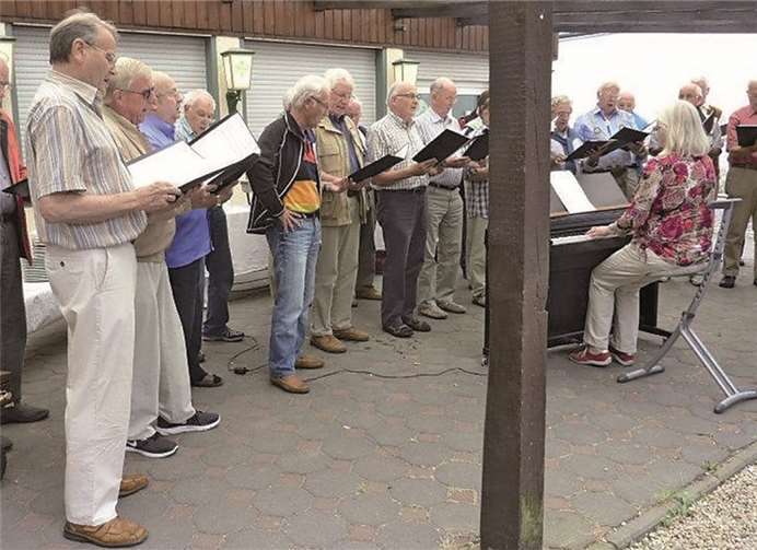 Die Sänger des Männerchores Liederkranz. privat