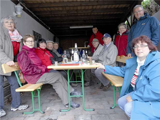 Die SängerInnen bei einem kurzen Zwischenstopp.  privat