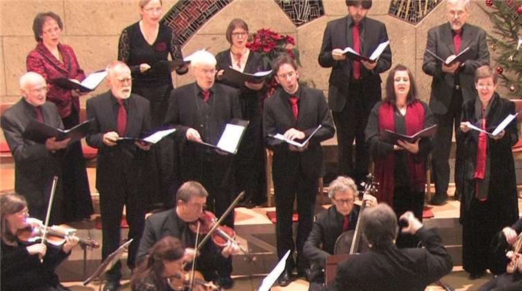 Die SängerInnen verfügen alle über langjährige Erfahrung im Chorsingen. privat