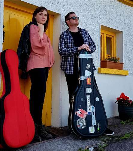 Die Sängerin/Songwriterin Ríona Ó Madagáin aus dem irischen Dingle verzaubert mit ihrer betörenden Stimme gemeinsam mit Matt Griffin an der Gitarre und am Bass.