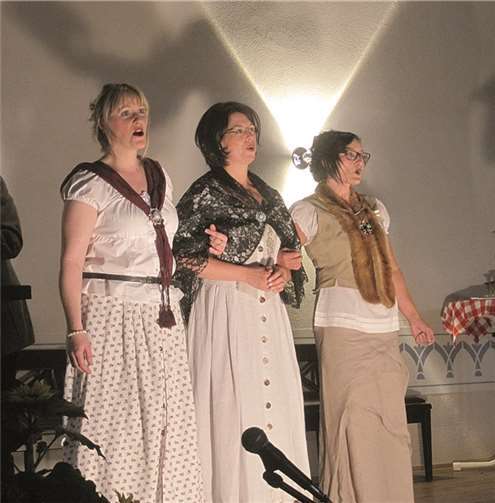 Die Sängerinnen und Sänger des Vokalensembles verstehen es, die Zuhörer musikalisch in ihren Bann zu ziehen.