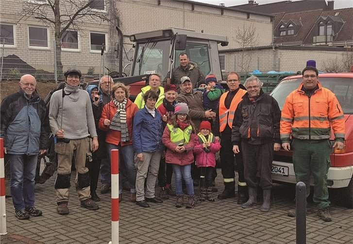 Die Sammler trafen sich, um den Müll gemeinsam zu sammeln. privat