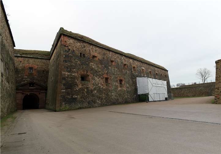 Die Sanierungsarbeiten am Ravelin werden auch während der Saison stattfinden.