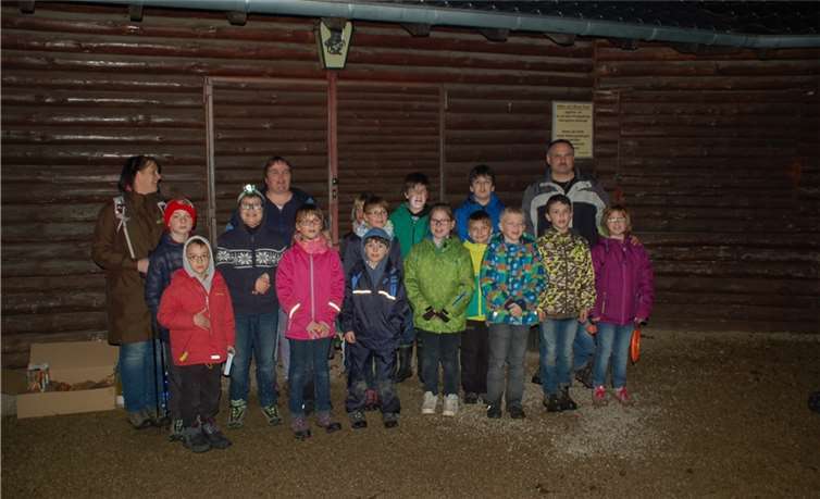 Die Schatzsuche zu später Stunde war ein großer Spaß für Jung und Alt. privat