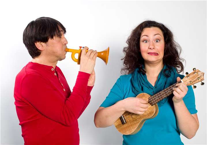 Die Schauspieler und Sänger Fug und Janina. Foto: Niklas Boehm