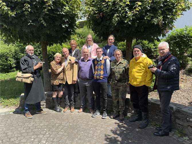 Die Schauspielerinnen und Schauspieler des Theatervereins Spielzeit Düngenheim e.V.  Foto: privat