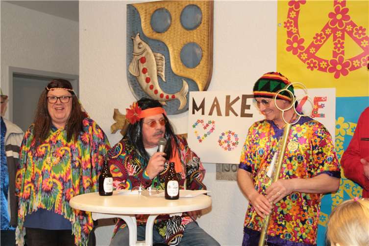 Die Schlüsselübergabe mit Eberhardt Morsch, Dieter Görg (Ortsbürgermeister) und Axel Patzig (Vorsitzender).