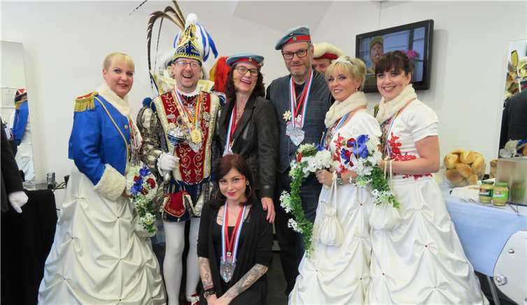 Die „Schmetterlinge“ mit Prinz Thomas I. und dem Friseur- und Kosmetikteam Hilger.MKA