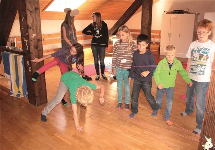 Die Schnüre durften beim Durchklettern nicht berührt werden.