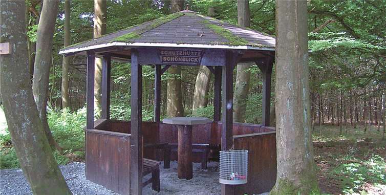 Die „Schönblick“ - Hütte erstrahlt in neuem Glanz und bietet wieder einen angenehmen Zwischenstopp für alle Spaziergänger und Wanderer. Privat