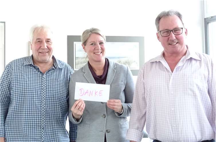 Die Schottland-Freunde Kettig überreichten eine Spende von 600 Euro an die Bewohner der FWS. Foto: privat