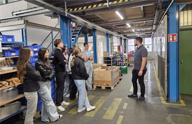 Die Schüler bei der Betriebsbesichtigung.  Foto: privat