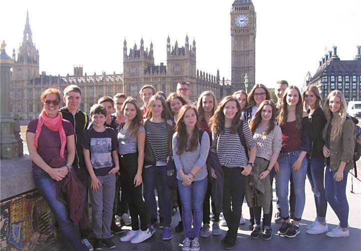 Die Schüler bei der Stadtbesichtigung in London.privat