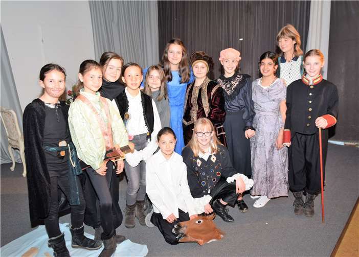 Die Schüler der 6c verbrachten viel Zeit mit den Proben - und wurden mit begeistertem Publikum belohnt. Foto: EICH