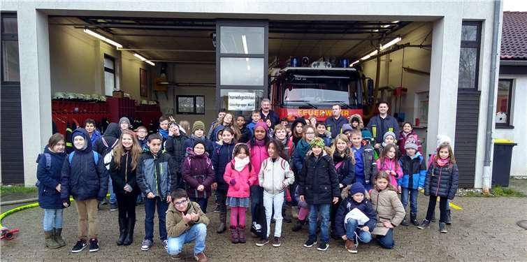 Die Schüler der GGS Meckenheim-Marl verbrachten einen interessanten Tag bei der Feuerwehr. privat