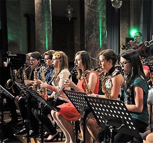 Die Schüler der Grund- und Leistungskurse Musik des Goethe-Gymnasiums Bad Ems bieten den Zuhörern ein umfangreiches Programm. Goethe-Gymnasiums Bad Ems