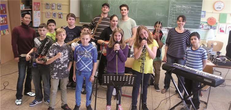 Die Schüler der Karl-Fries-Schule in Bendorf waren wieder begeistert vom Besuch des Rockmobils.privat