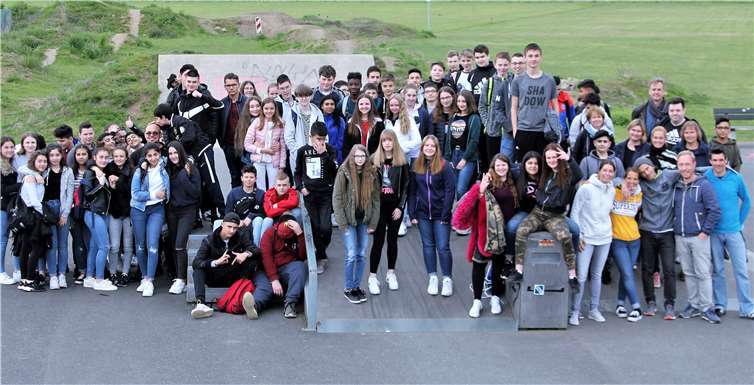 Die Schüler der Klassenstufe 8 von der Geschwister-Scholl-Realschule plus im Jugendzentrum Andernach. Foto: privat
