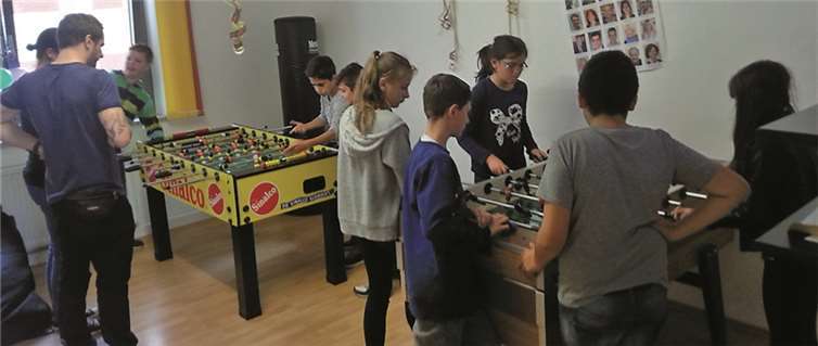 Die Schüler der Realschule Plus konnten sich ordentlich in den neu gestalteten Räumen austoben.privat
